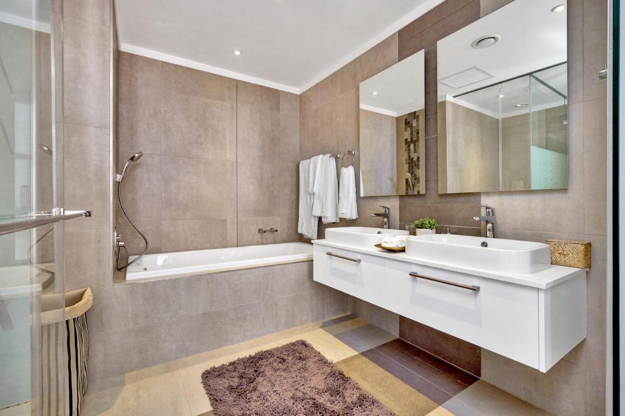 Sandton Apartment 15 West Road South ヨハネスブルグ エクステリア 写真