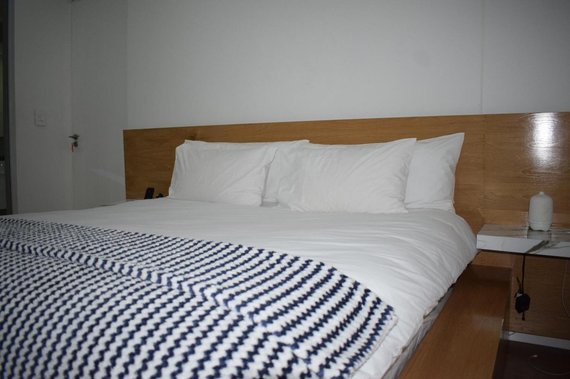 Sandton Apartment 15 West Road South ヨハネスブルグ エクステリア 写真
