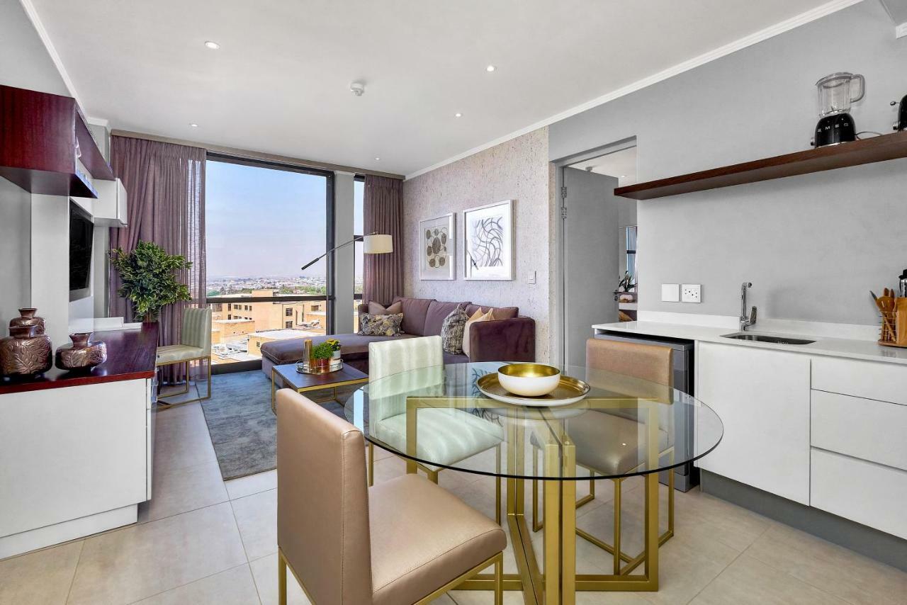 Sandton Apartment 15 West Road South ヨハネスブルグ エクステリア 写真
