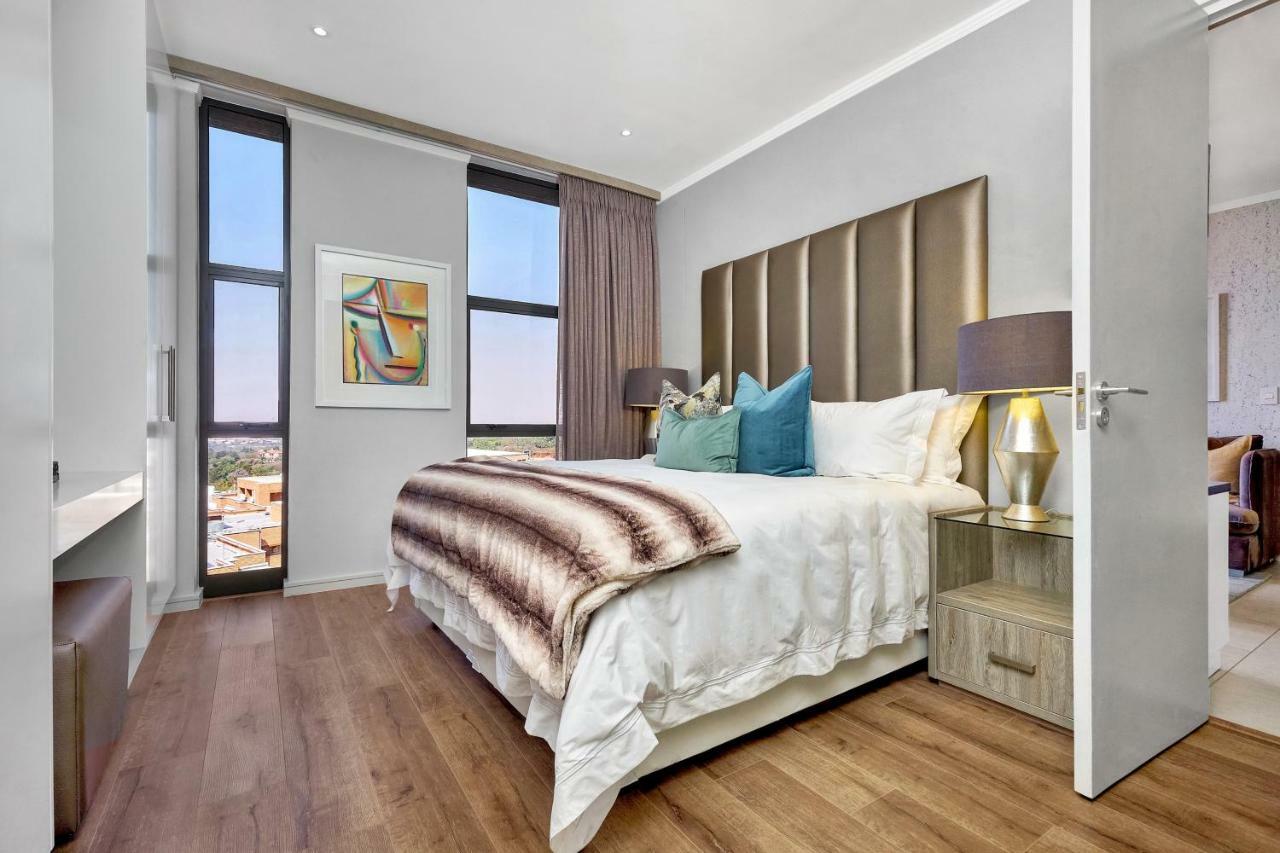 Sandton Apartment 15 West Road South ヨハネスブルグ エクステリア 写真