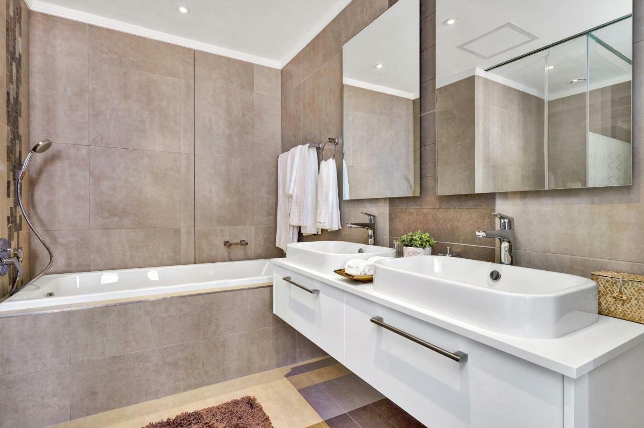 Sandton Apartment 15 West Road South ヨハネスブルグ エクステリア 写真
