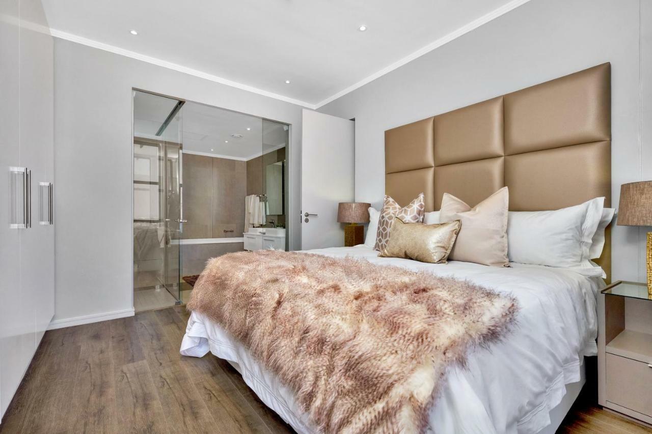 Sandton Apartment 15 West Road South ヨハネスブルグ エクステリア 写真